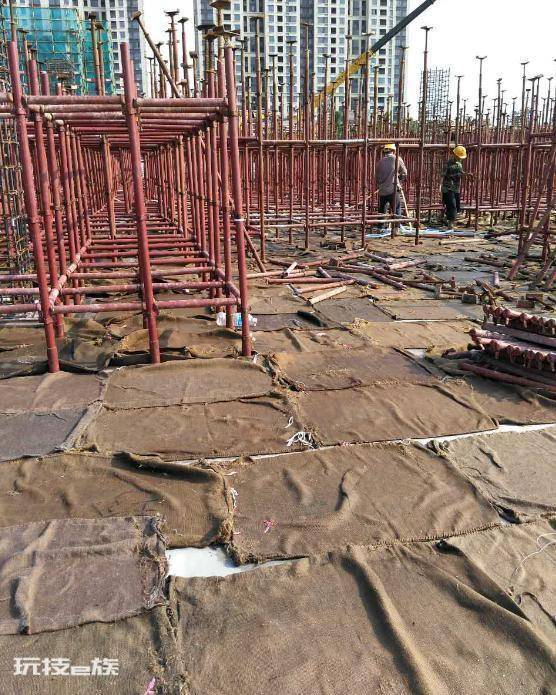 混凝土多久浇水养护(混凝土养护浇水一般几时间要求)-图片2